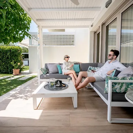 Akti Beachfront Chalkidiki Βίλα Ελιά