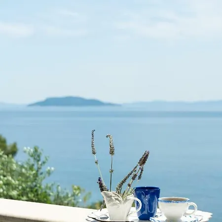 Vilă Akti Beachfront Collection